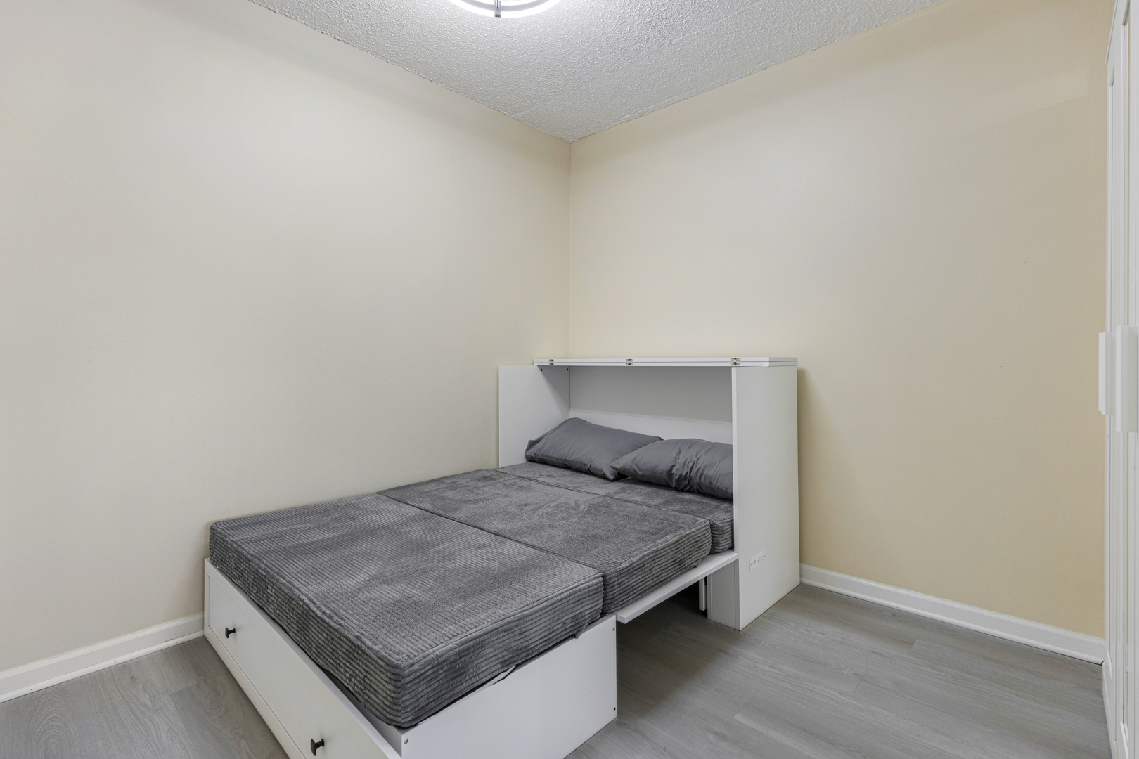 1043 S YORK Road #209, Bensenville, IL 60106