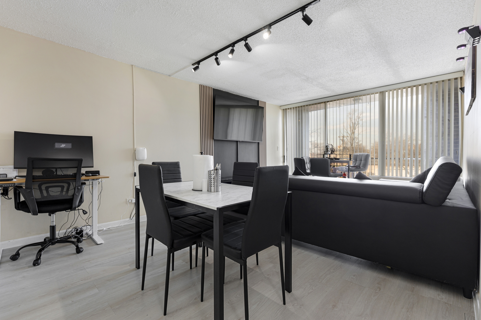 1043 S YORK Road #209, Bensenville, IL 60106