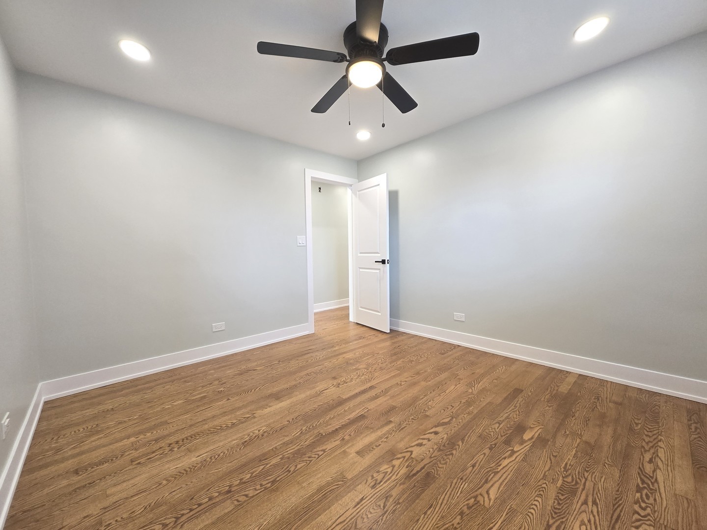 315 W PROSPECT Avenue #3, Mount Prospect, IL 60056