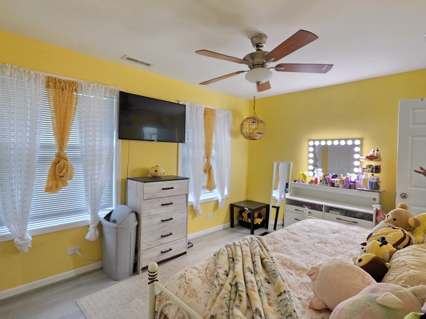 430 Gillings Drive, Gurnee, IL 60031