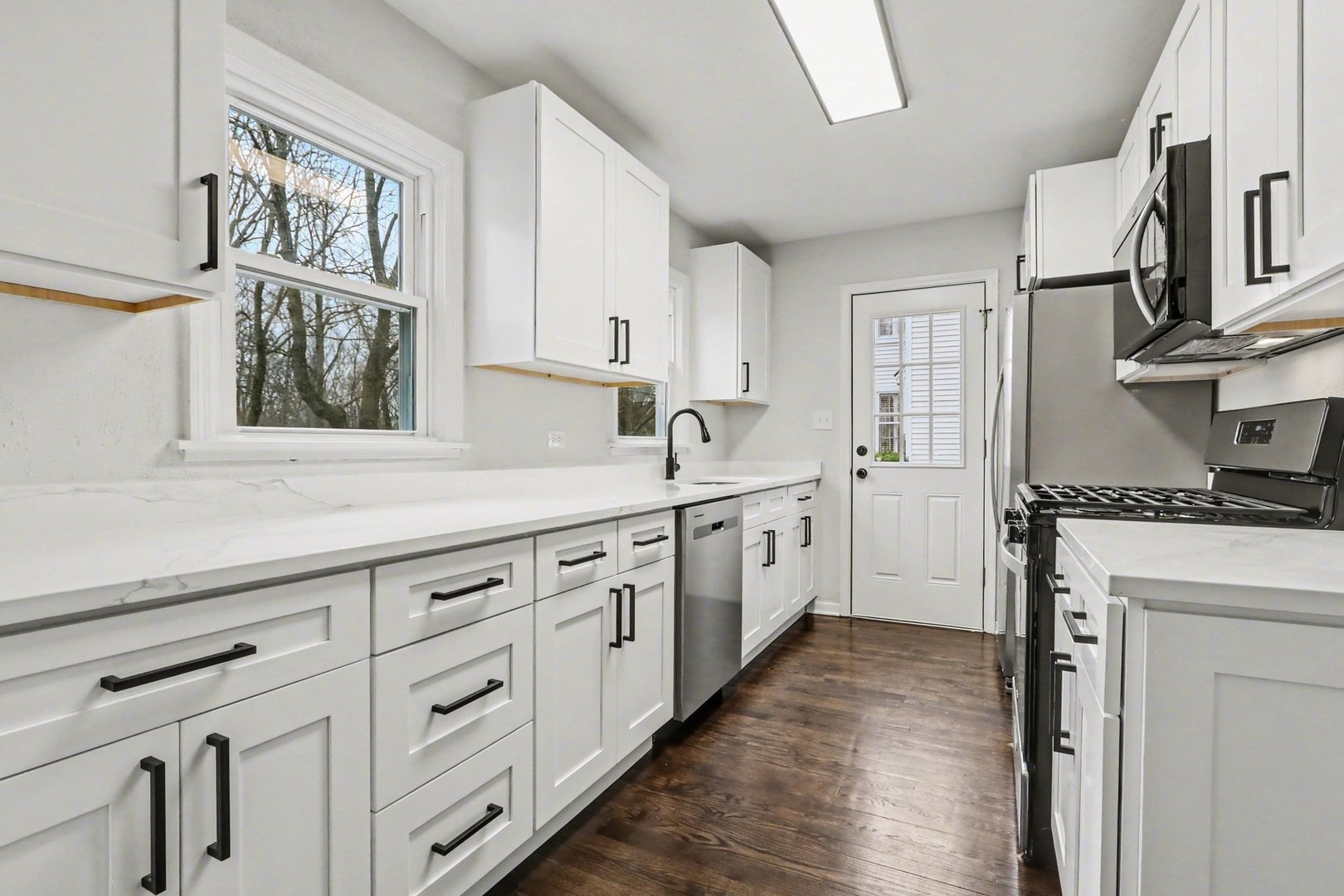 808 Sterling Avenue, Flossmoor, IL 60422