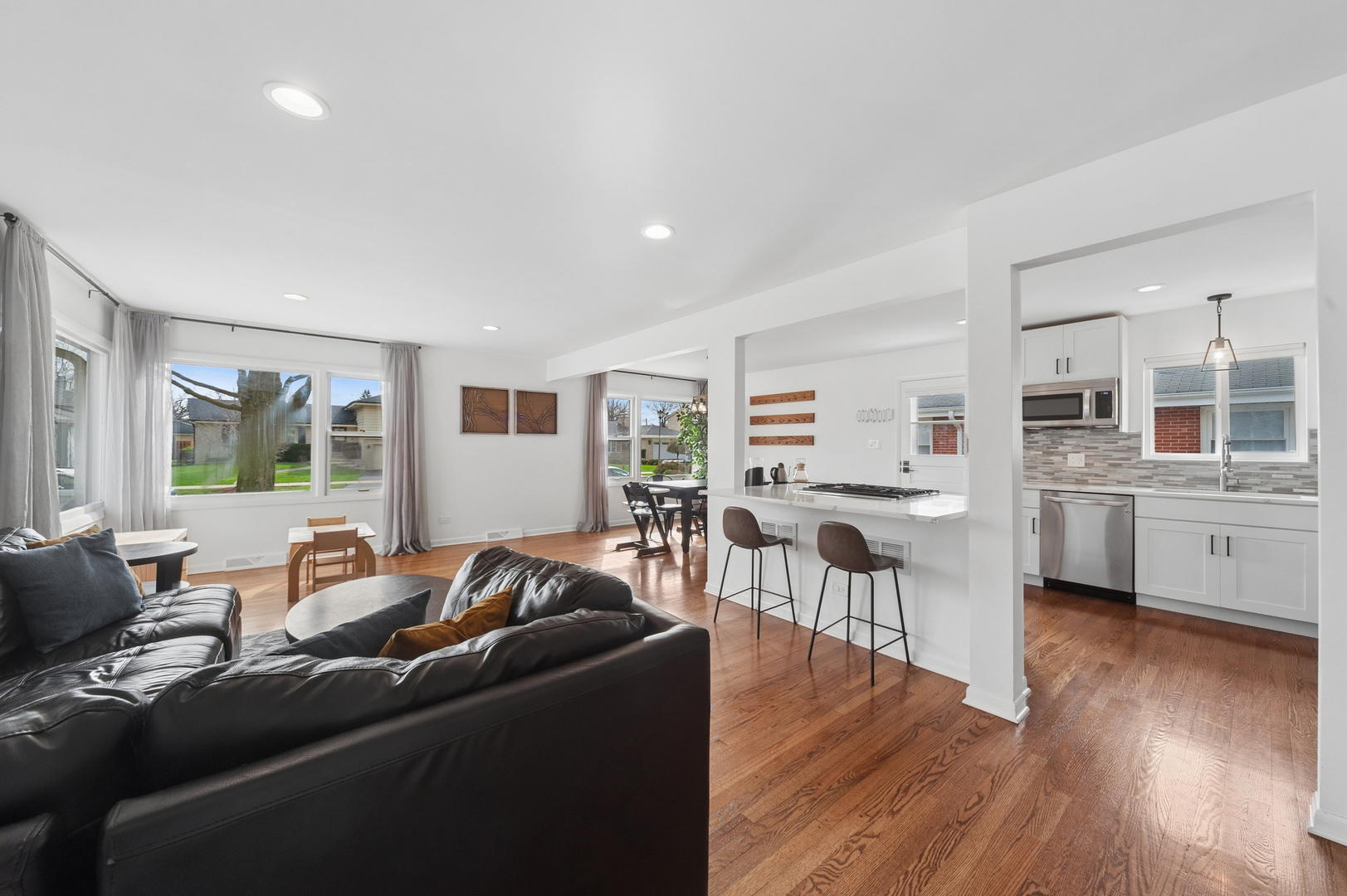 838 S Saylor Avenue, Elmhurst, IL 60126