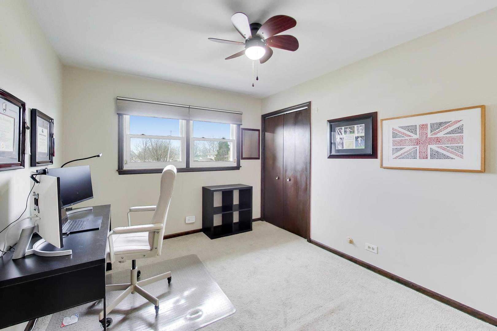 1028 S Beechwood Drive, Mount Prospect, IL 60056