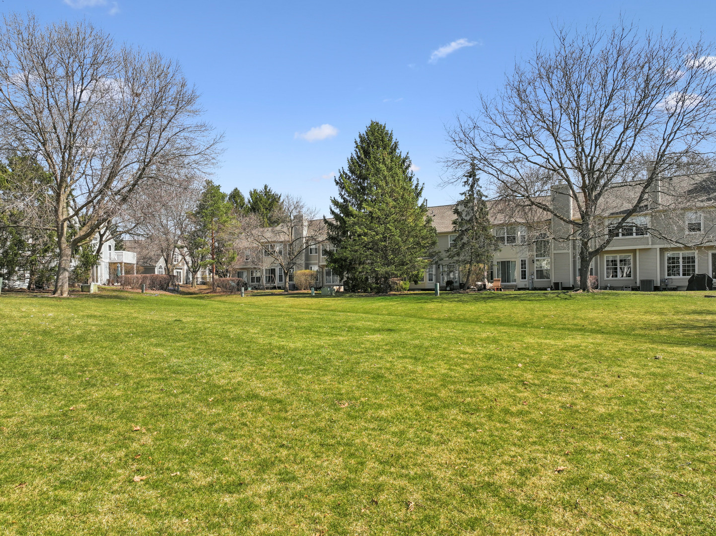 1426 W Sapphire Drive, Hoffman Estates, IL 60192