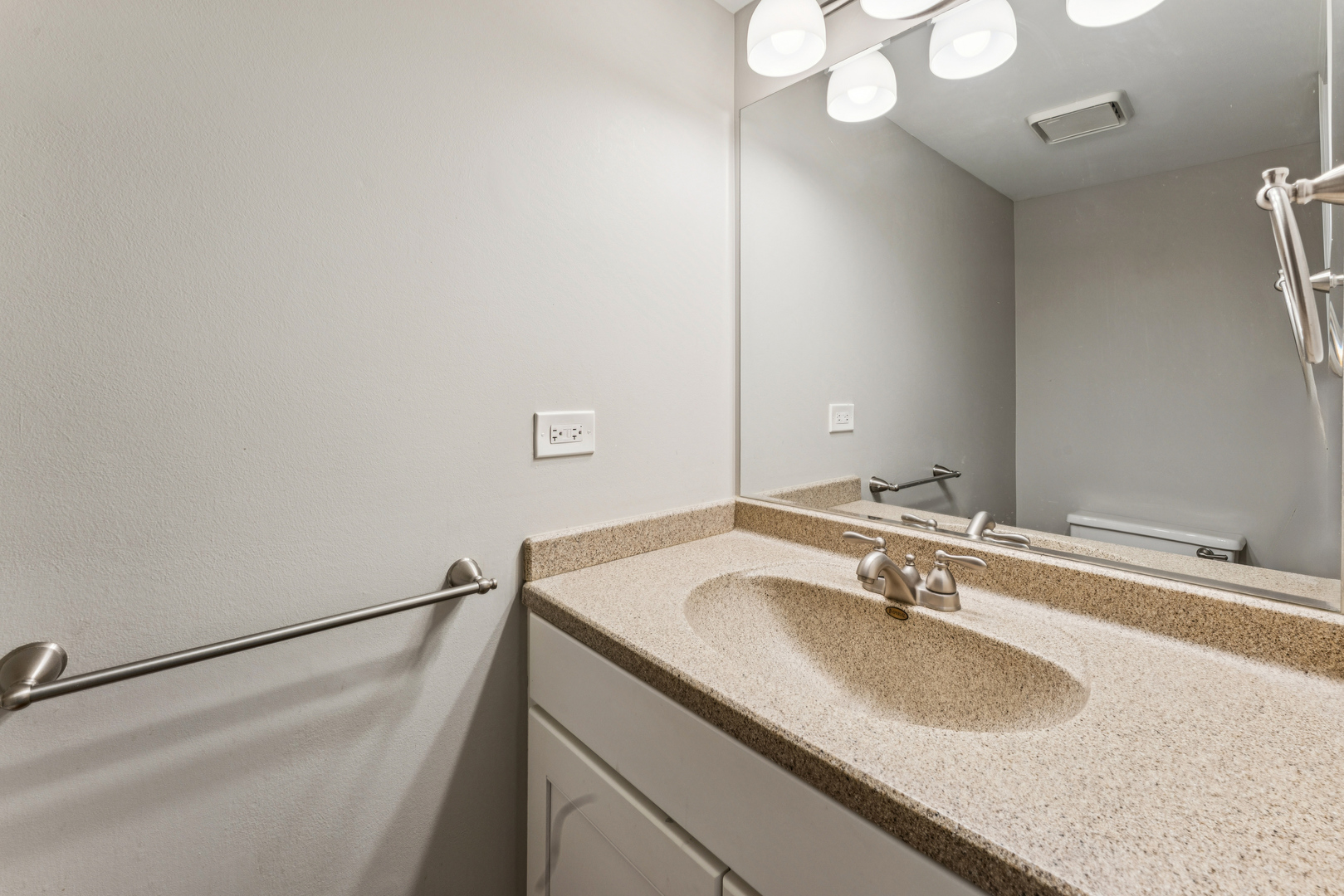 1426 W Sapphire Drive, Hoffman Estates, IL 60192