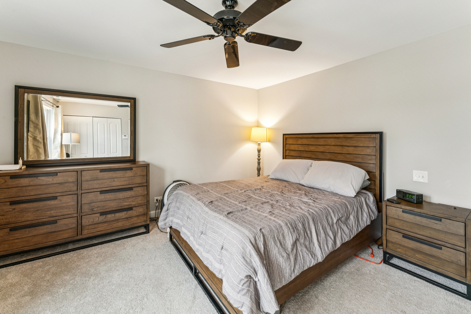 1426 W Sapphire Drive, Hoffman Estates, IL 60192