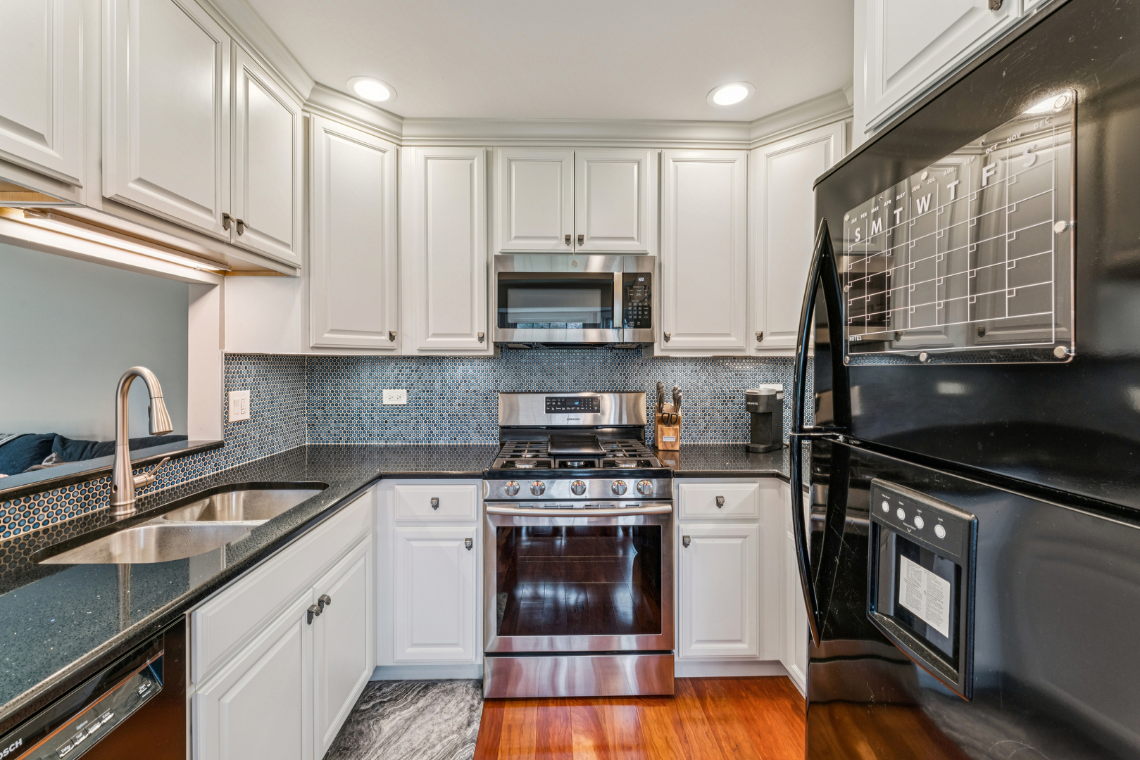 1426 W Sapphire Drive, Hoffman Estates, IL 60192