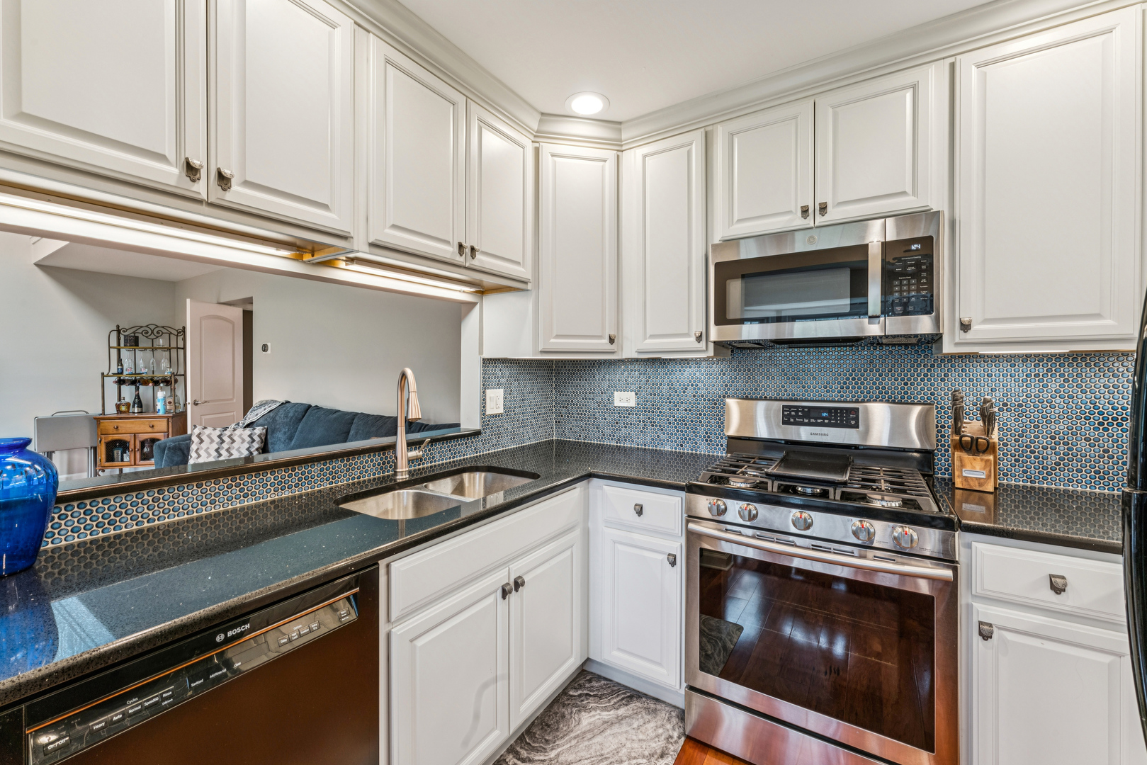 1426 W Sapphire Drive, Hoffman Estates, IL 60192