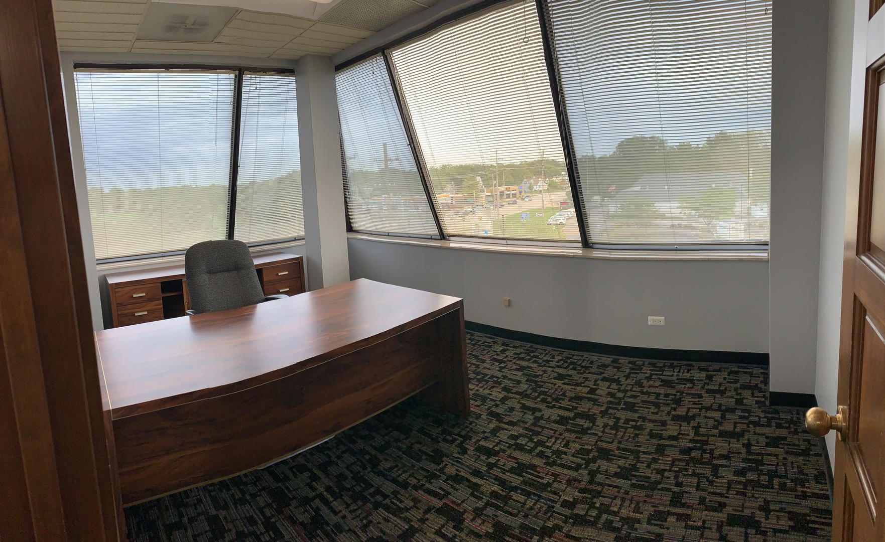 340 W Butterfield Road #4B-403, Elmhurst, IL 60126