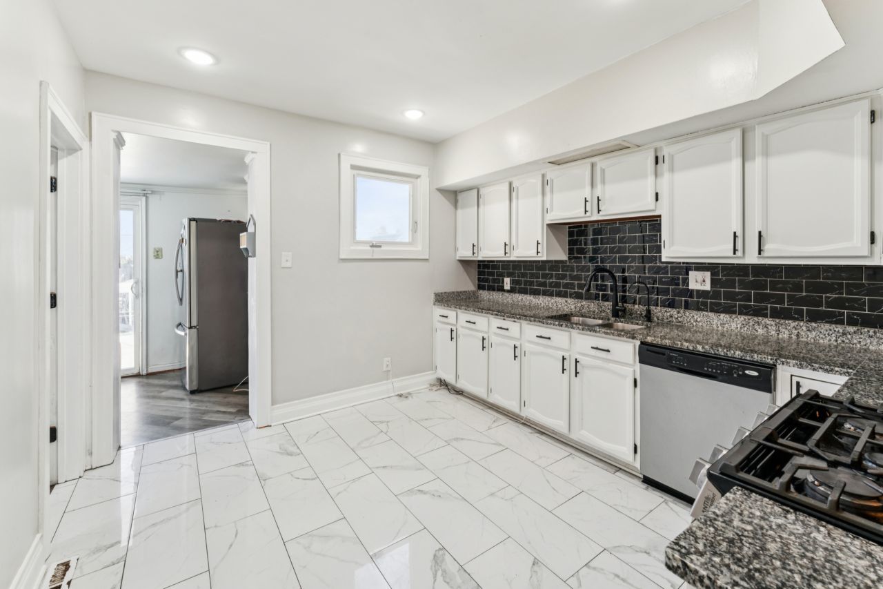 2547 Davisson Street, River Grove, IL 60171