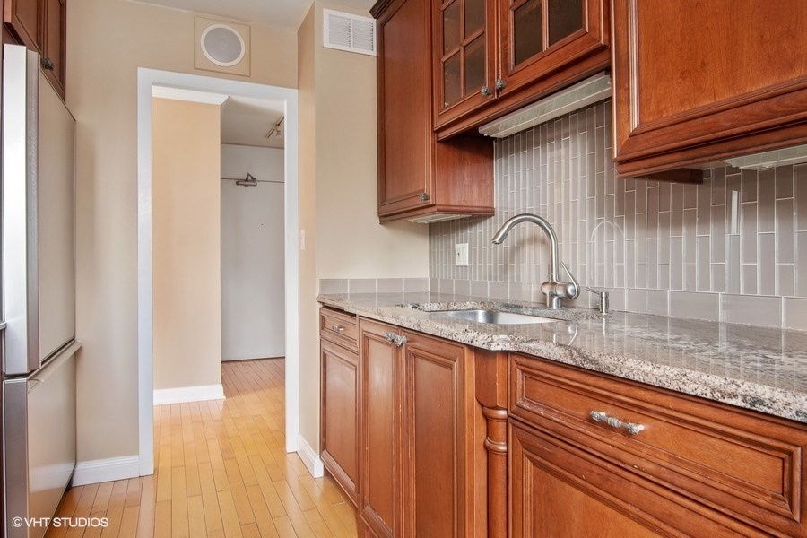 70 W Burton Place #805F, Chicago, IL 60610