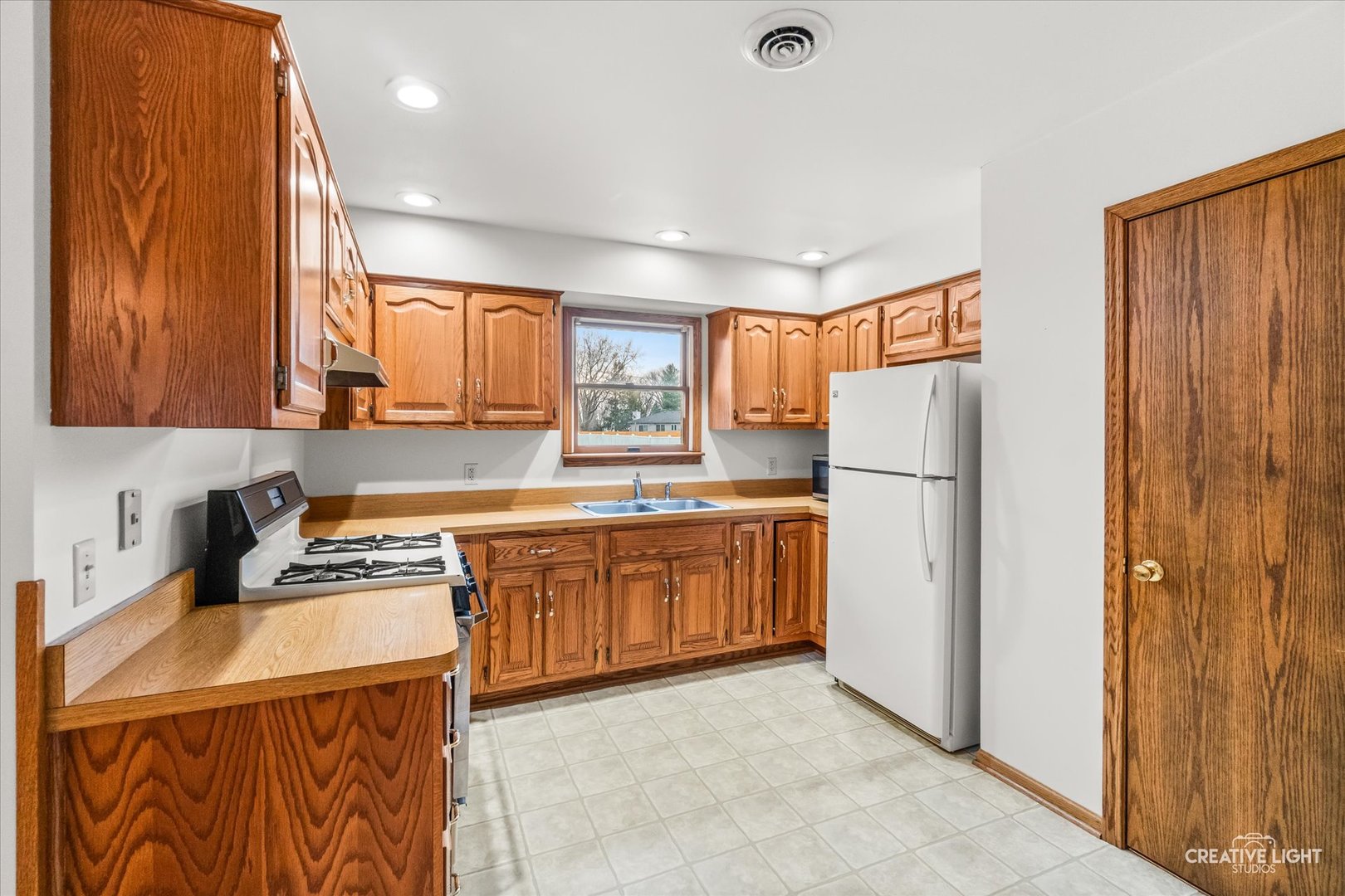 1006 Nancy Road, Lake Holiday, IL 60548