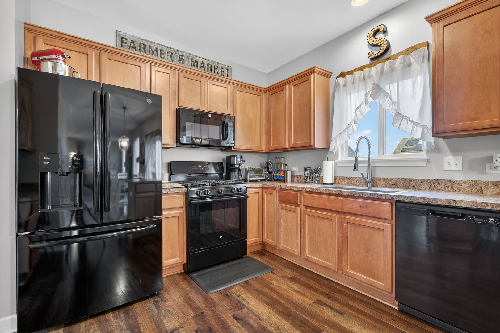 1815 Wild Rose Trail, Joliet, IL 60431