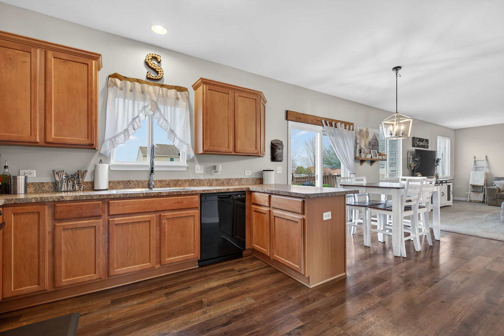 1815 Wild Rose Trail, Joliet, IL 60431