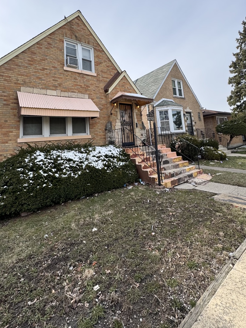 10210 S Prairie Avenue, Chicago, IL 60628