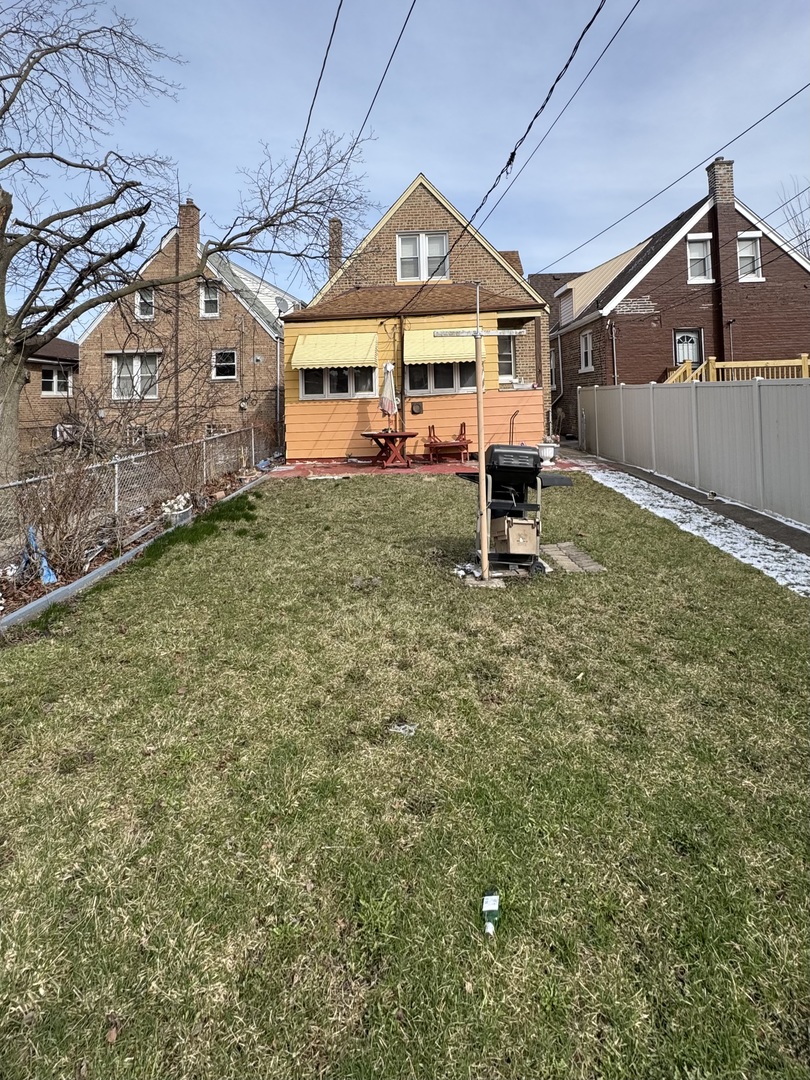 10210 S Prairie Avenue, Chicago, IL 60628