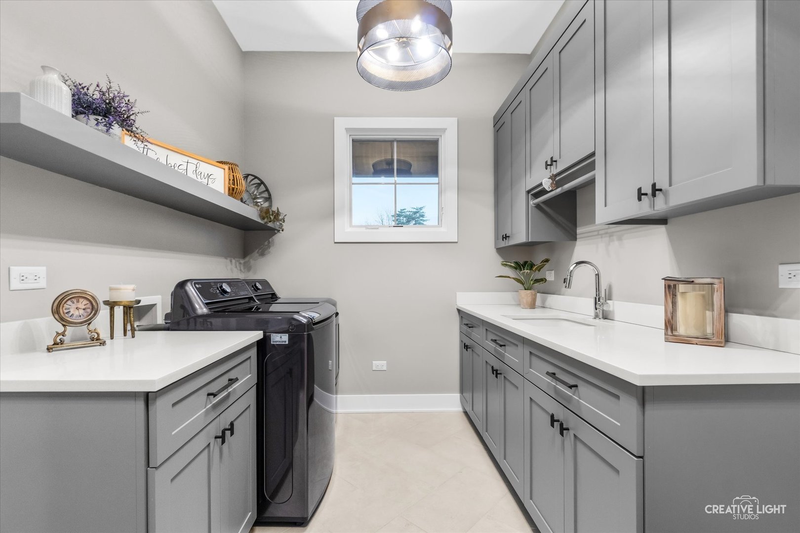 1862 W Wiesbrook Road, Wheaton, IL 60189