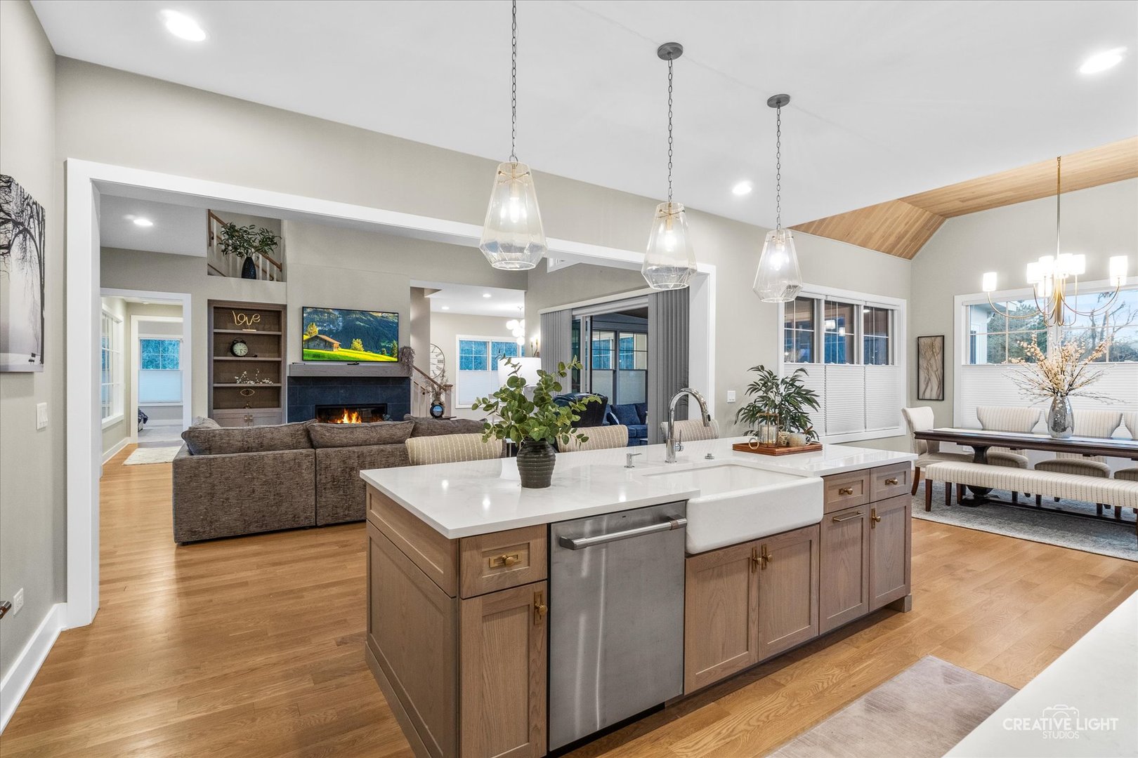 1862 W Wiesbrook Road, Wheaton, IL 60189