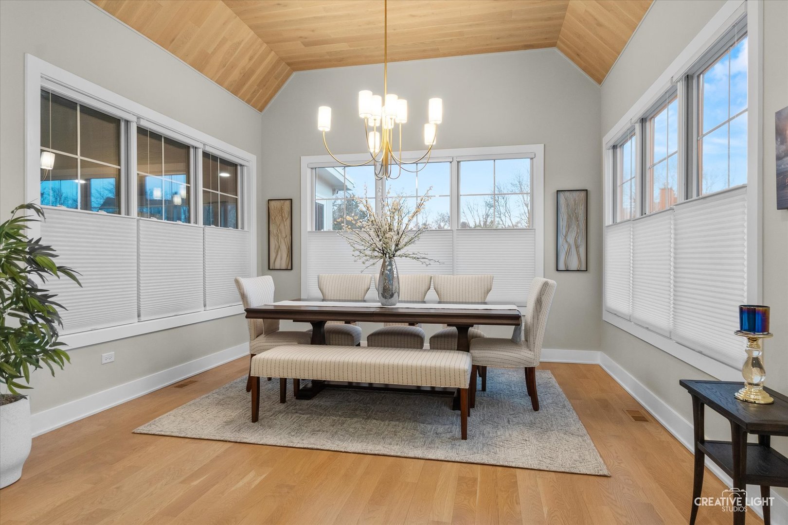 1862 W Wiesbrook Road, Wheaton, IL 60189