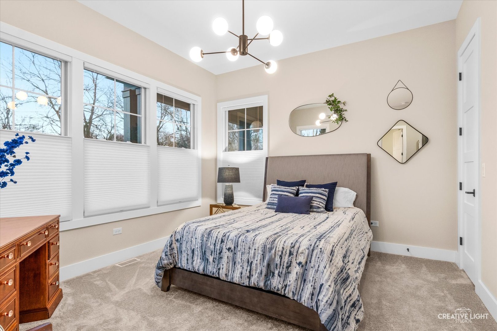 1862 W Wiesbrook Road, Wheaton, IL 60189