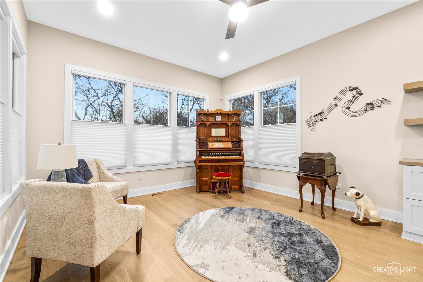 1862 W Wiesbrook Road, Wheaton, IL 60189