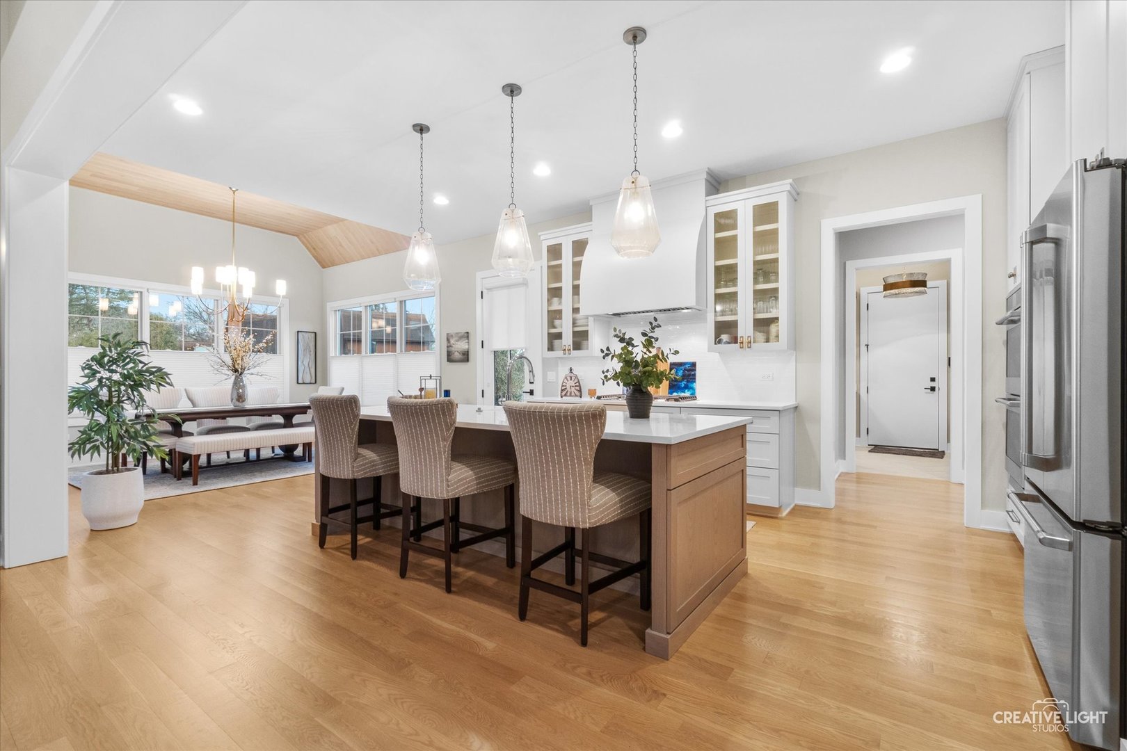 1862 W Wiesbrook Road, Wheaton, IL 60189