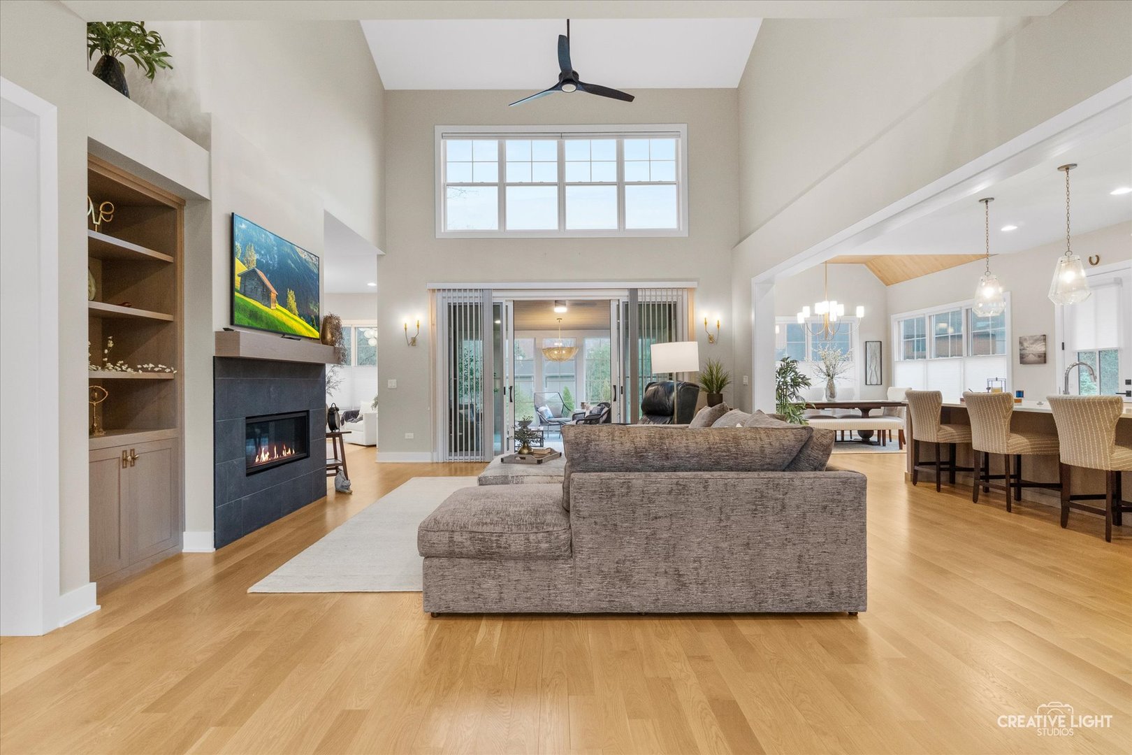 1862 W Wiesbrook Road, Wheaton, IL 60189