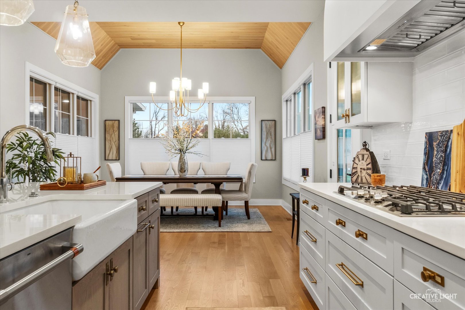 1862 W Wiesbrook Road, Wheaton, IL 60189