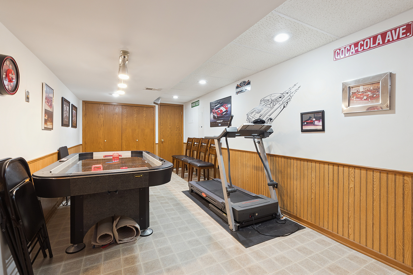 16748 Richards Drive, Tinley Park, IL 60477