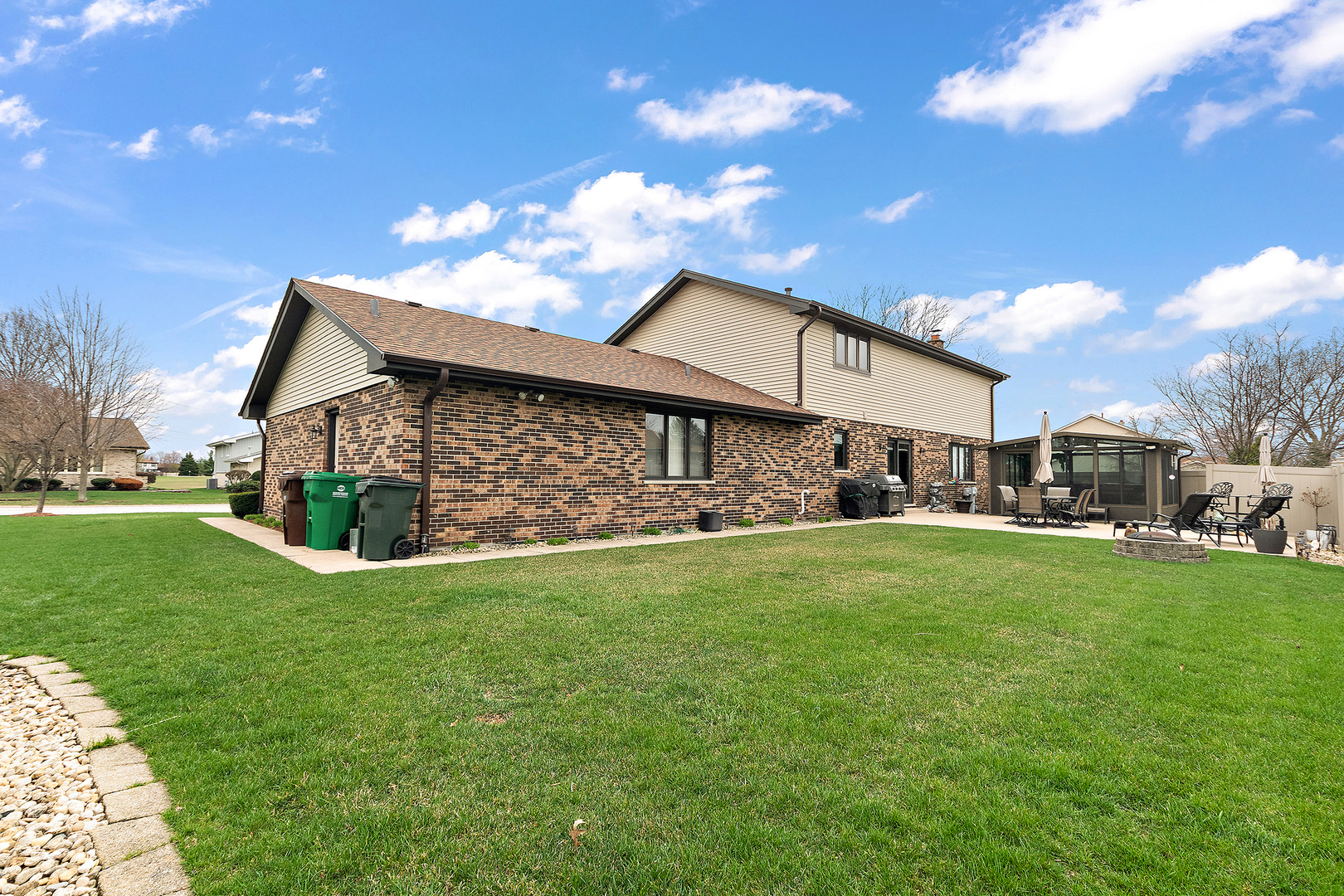 16748 Richards Drive, Tinley Park, IL 60477