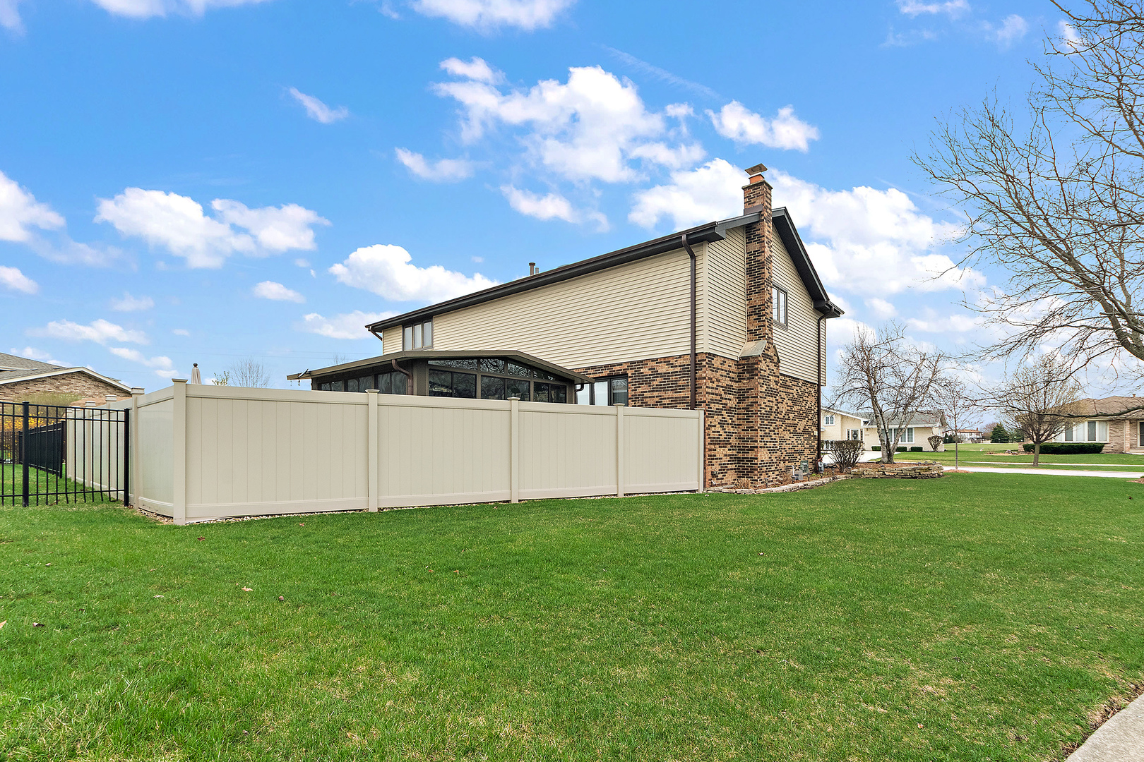 16748 Richards Drive, Tinley Park, IL 60477