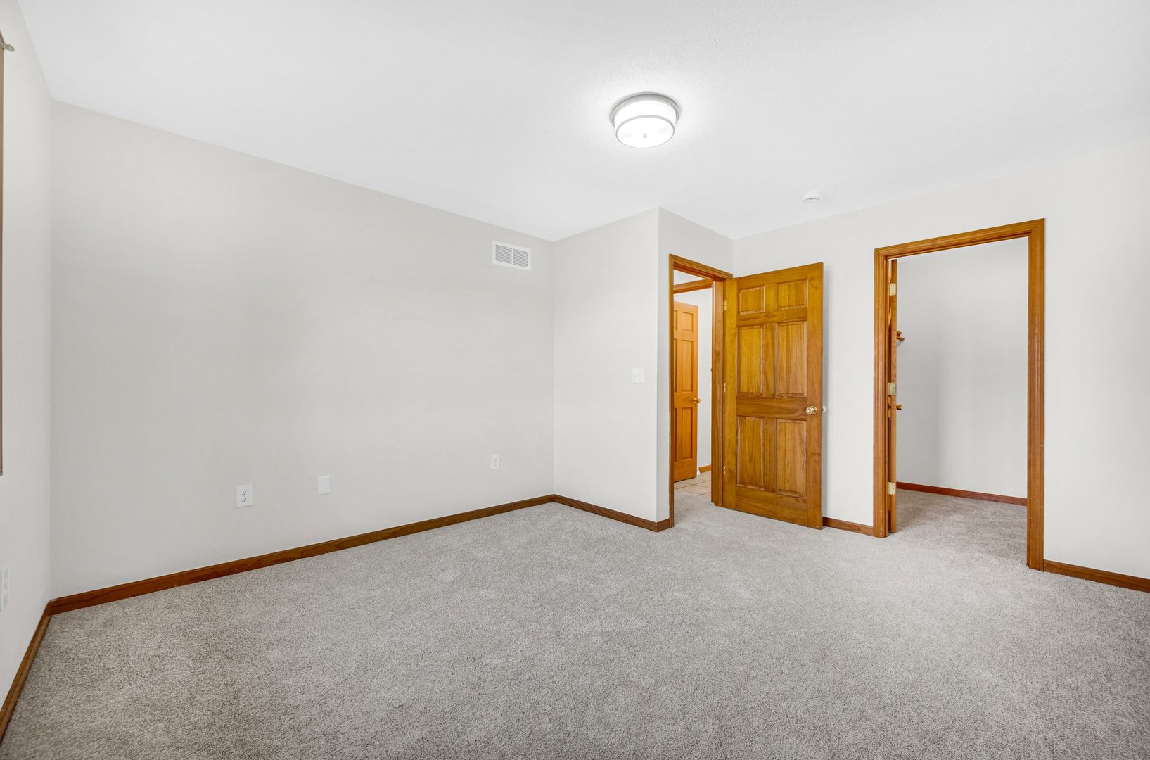109 E Lake Court #B, Atlanta, IL 61723