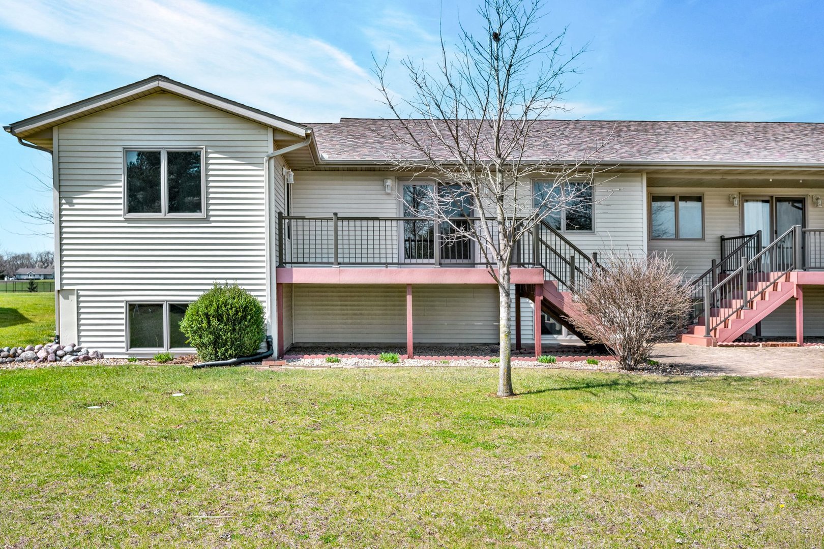 109 E Lake Court #B, Atlanta, IL 61723