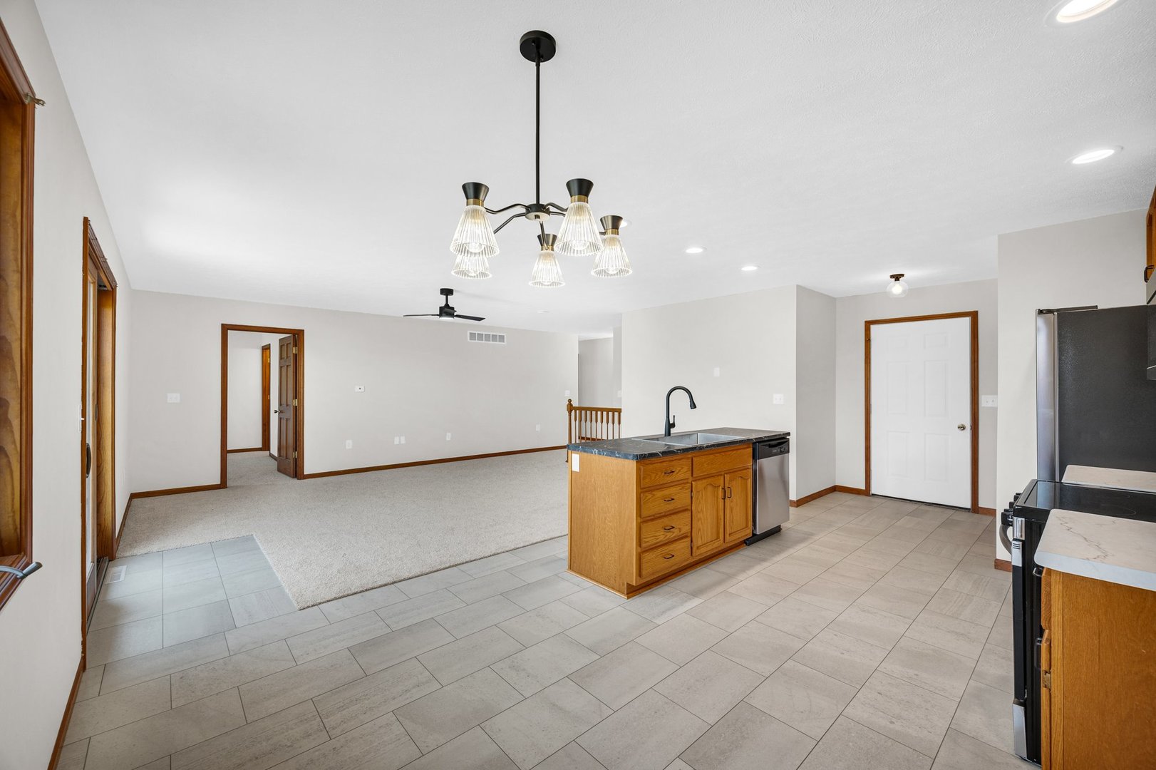 109 E Lake Court #B, Atlanta, IL 61723