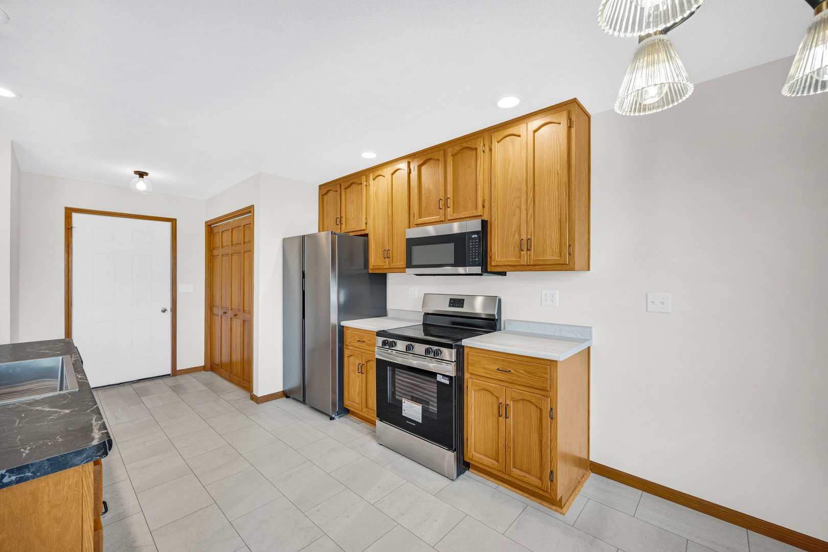 109 E Lake Court #B, Atlanta, IL 61723