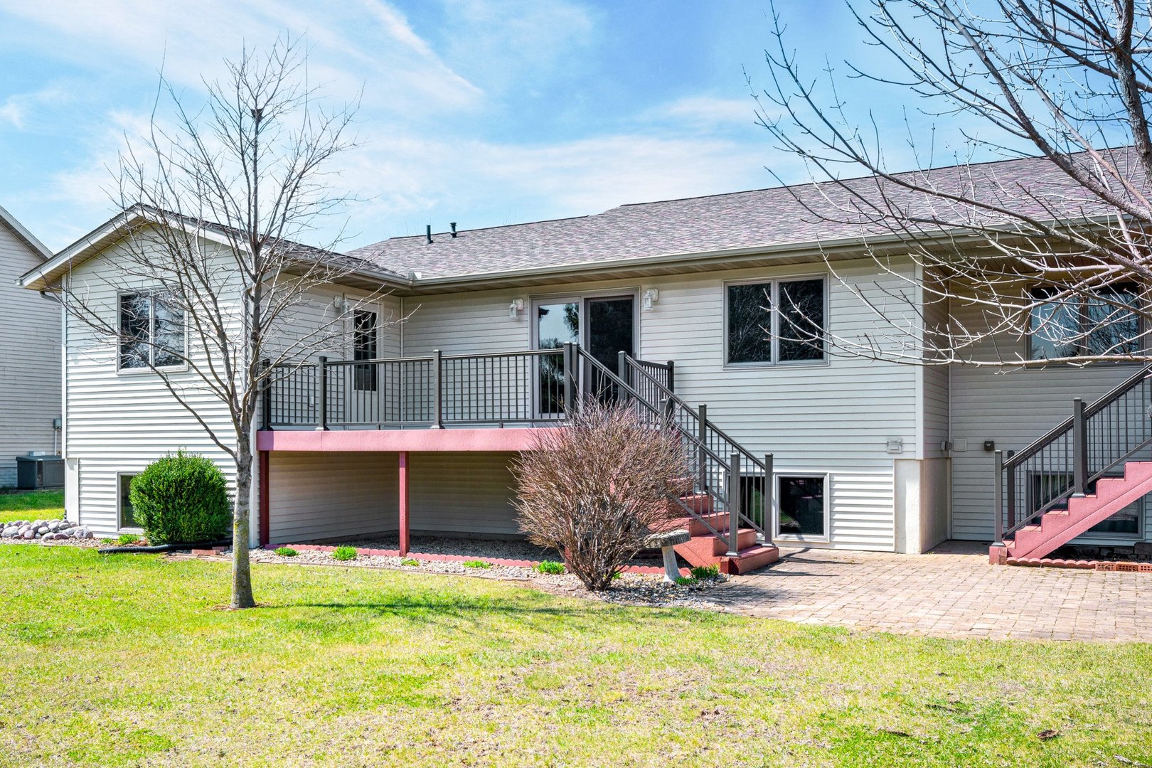 109 E Lake Court #B, Atlanta, IL 61723