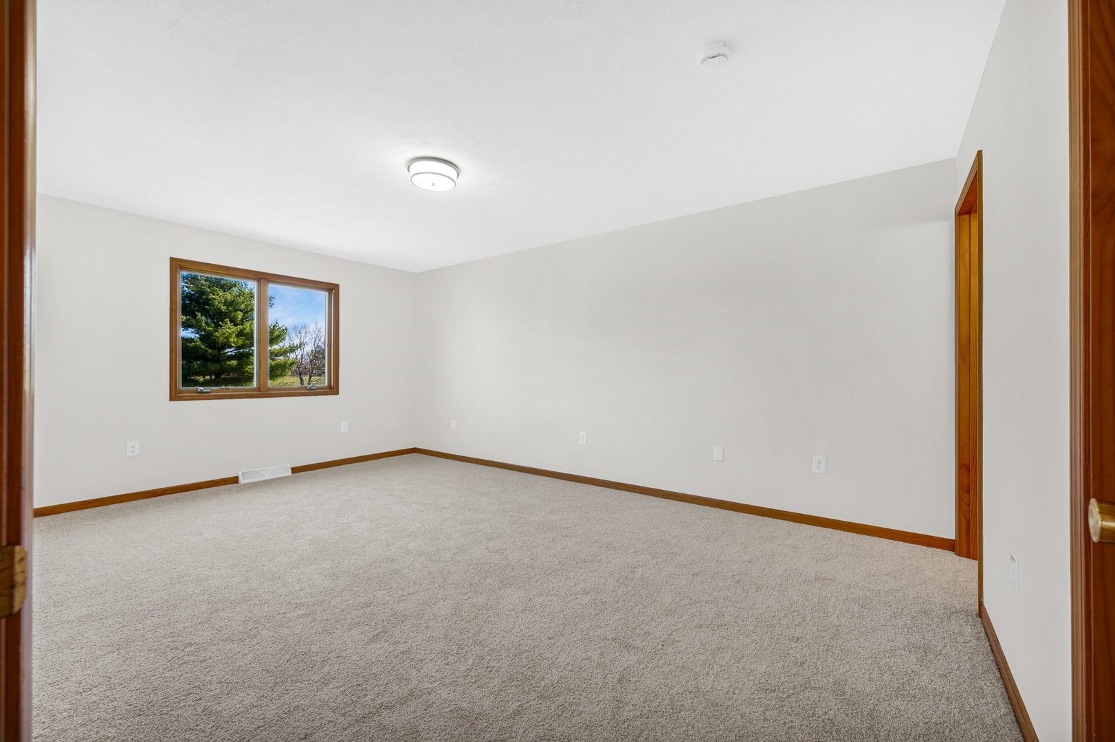 109 E Lake Court #B, Atlanta, IL 61723