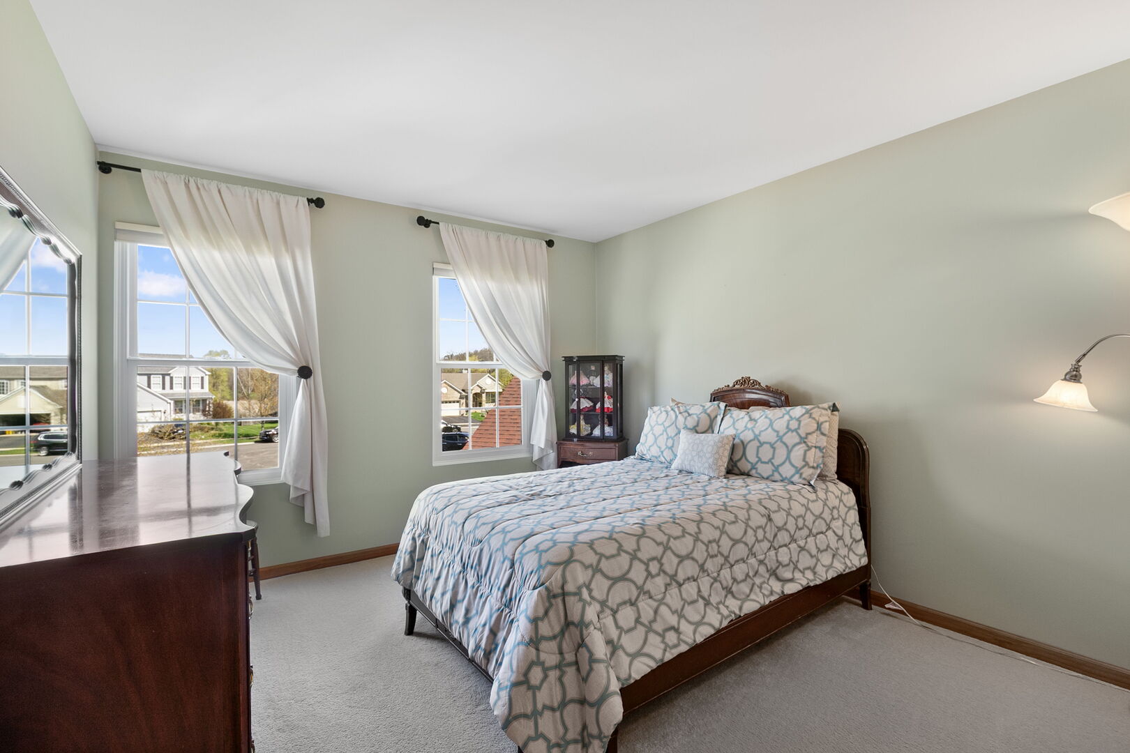 2311 W CASCADE Circle, Round Lake, IL 60073