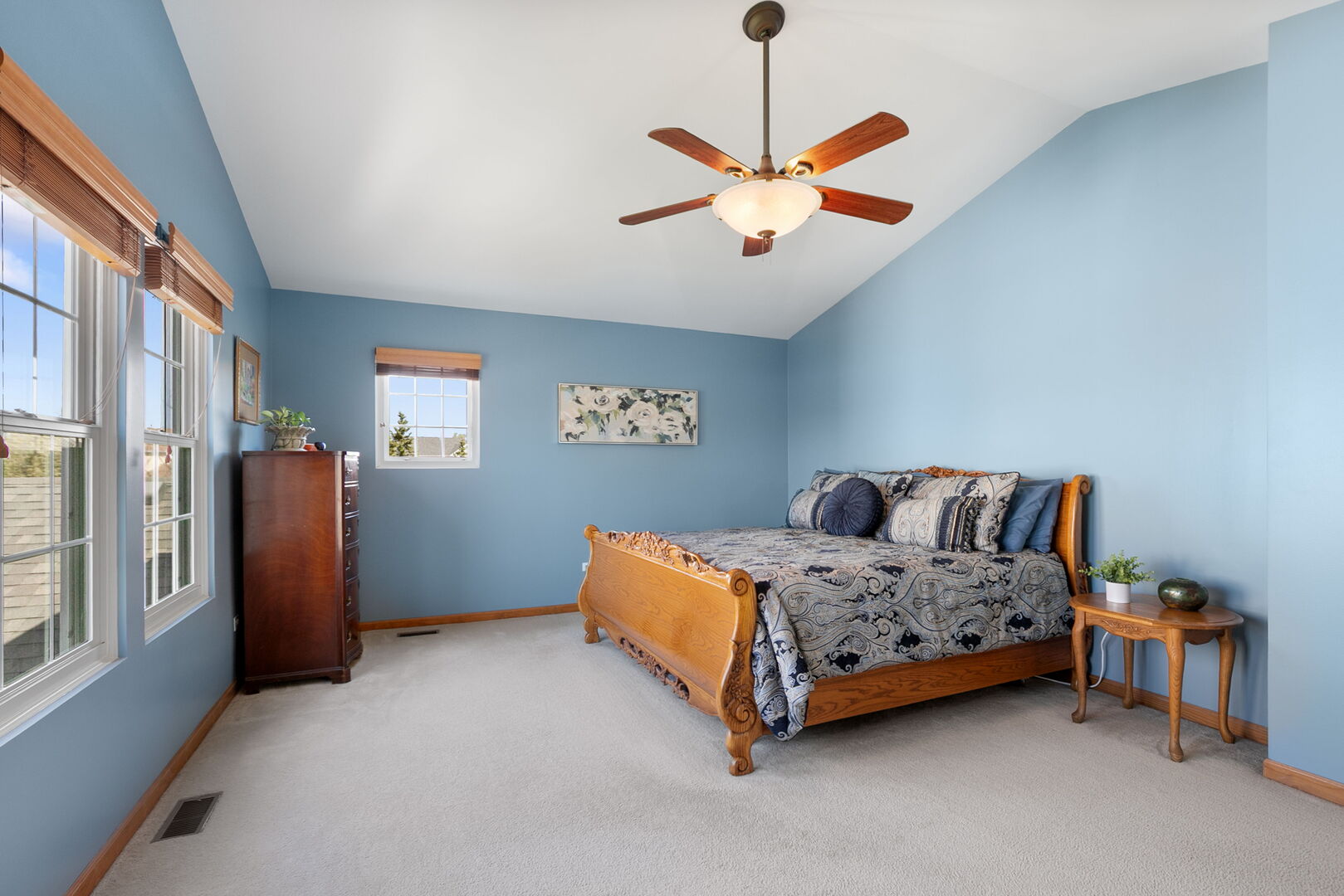 2311 W CASCADE Circle, Round Lake, IL 60073