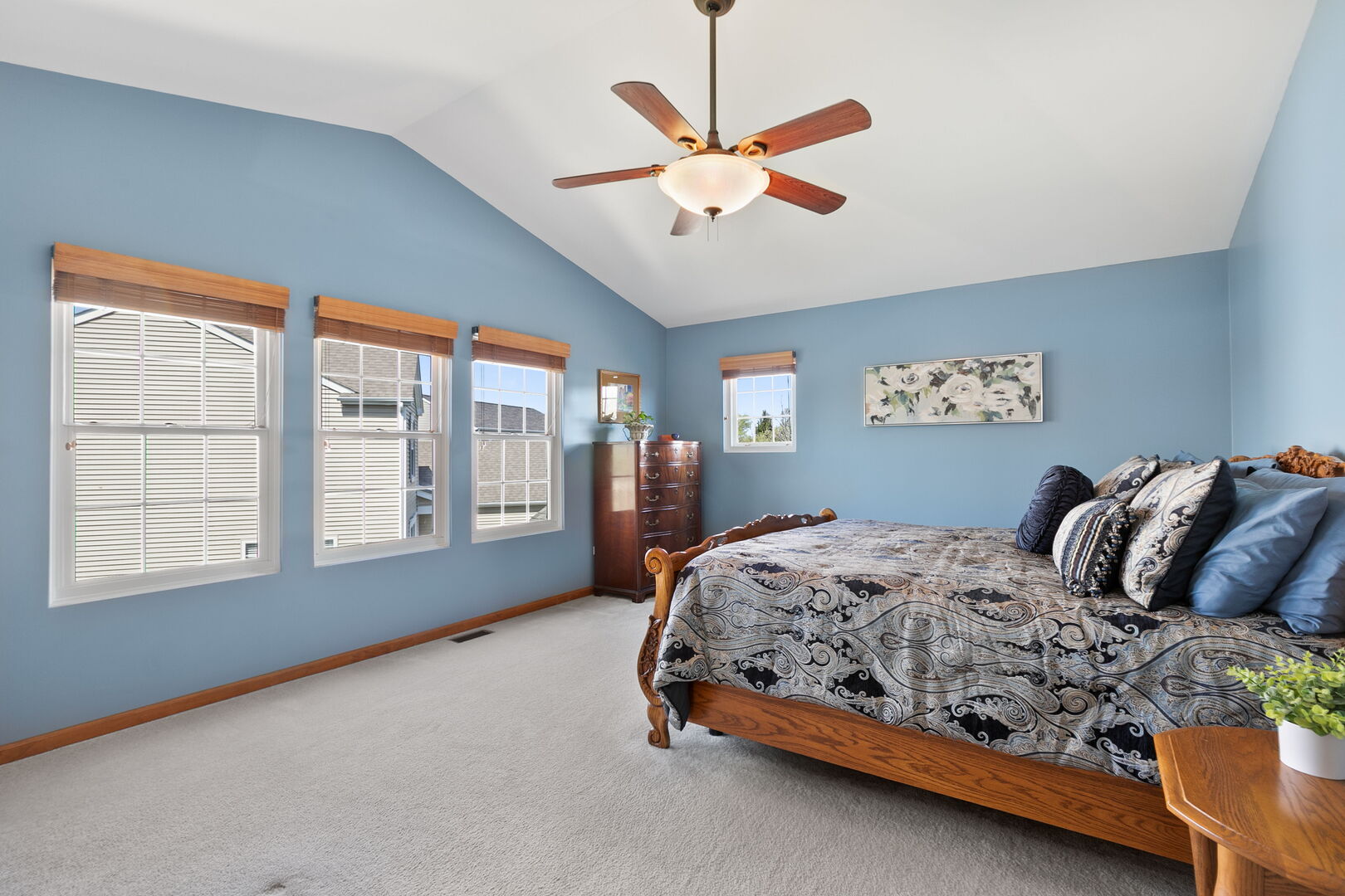 2311 W CASCADE Circle, Round Lake, IL 60073