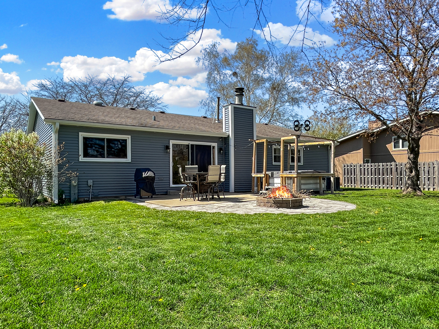 211 Waterbury Circle, Lake Villa, IL 60046