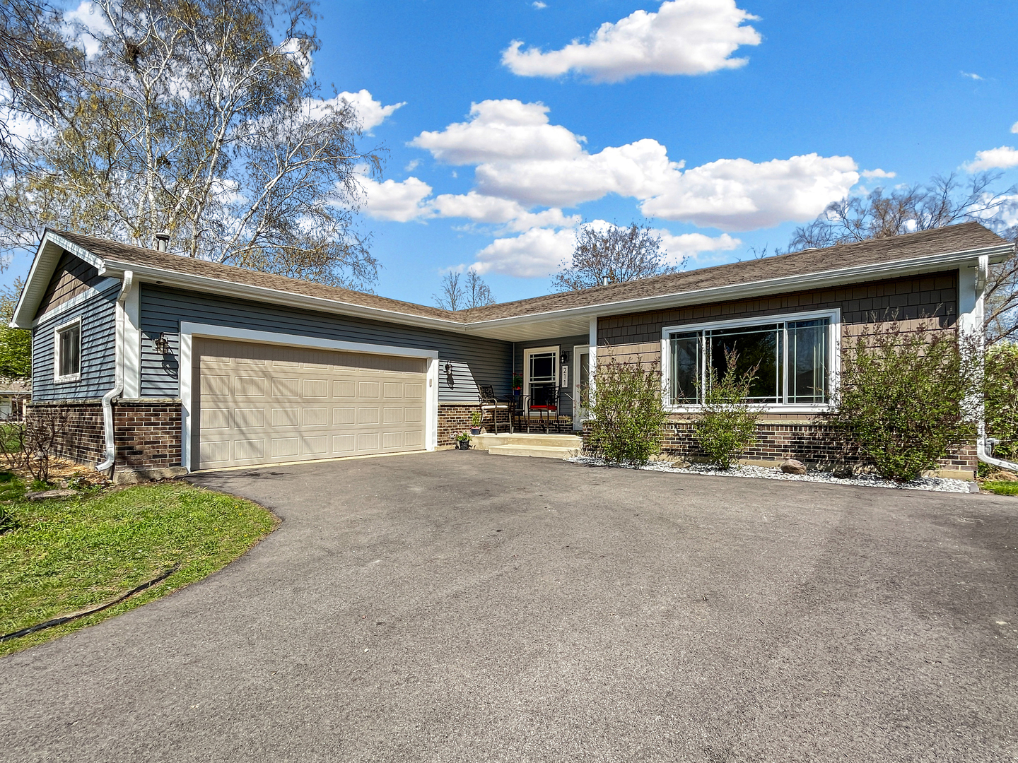 211 Waterbury Circle, Lake Villa, IL 60046