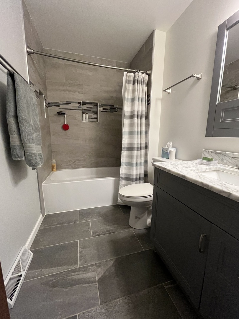 211 Waterbury Circle, Lake Villa, IL 60046