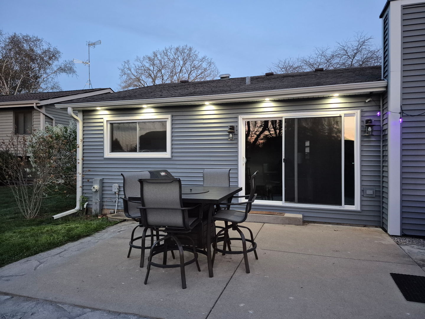 211 Waterbury Circle, Lake Villa, IL 60046