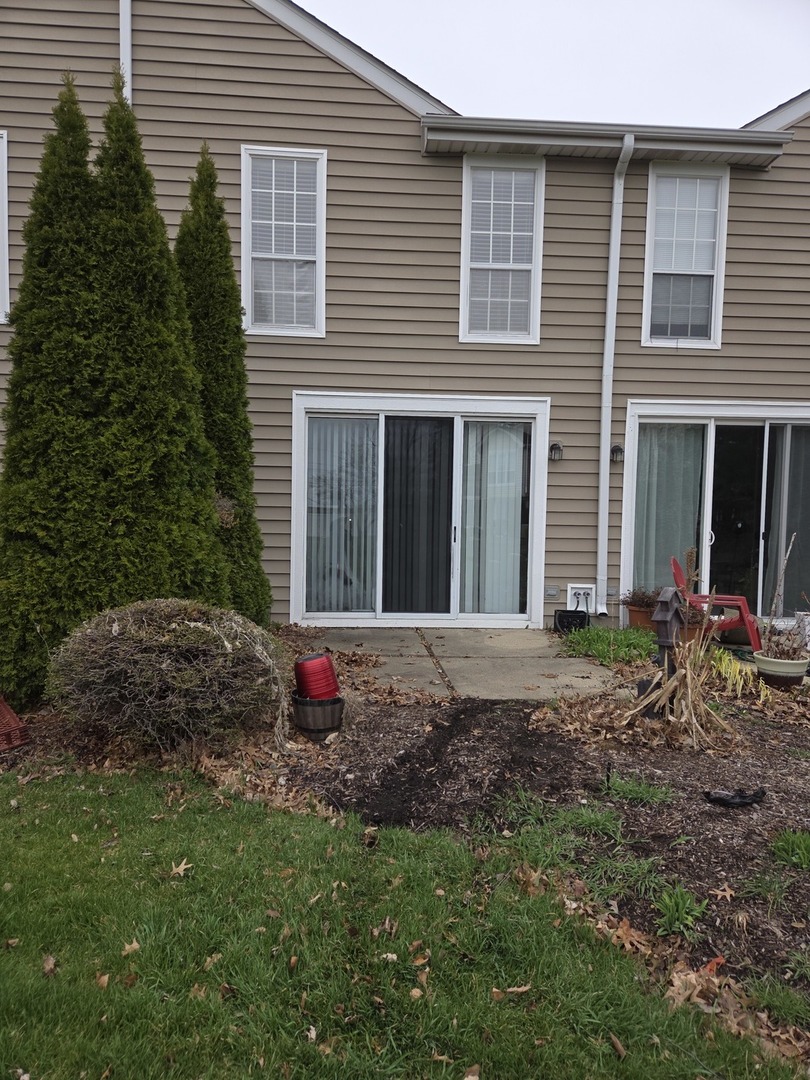 1115 Regency Court, Schaumburg, IL 60193