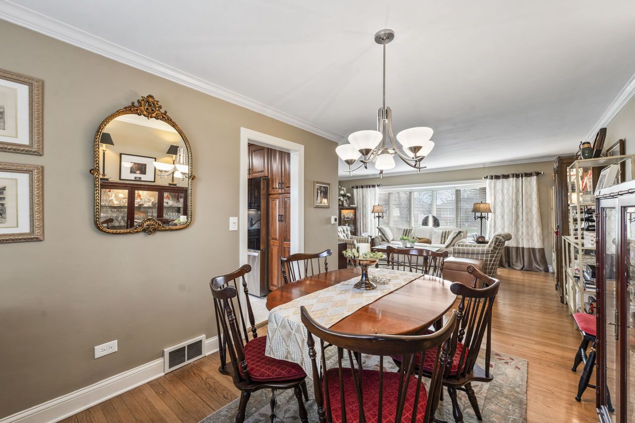 602 S Edward Street, Mount Prospect, IL 60056