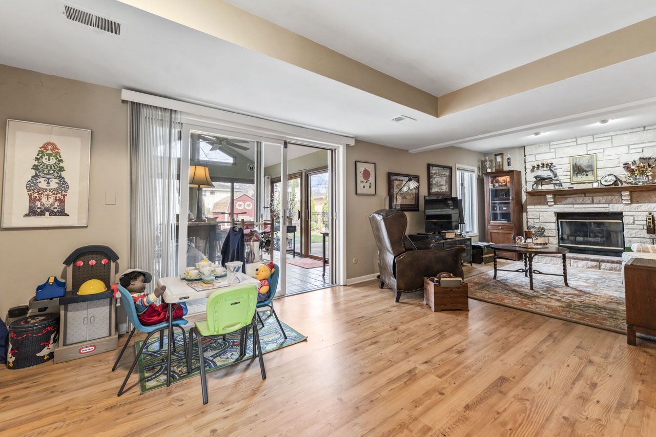 602 S Edward Street, Mount Prospect, IL 60056