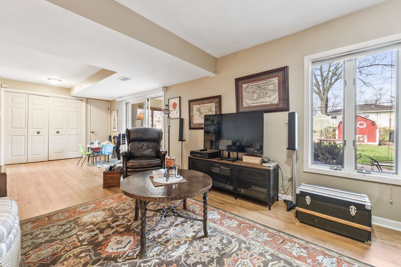 602 S Edward Street, Mount Prospect, IL 60056