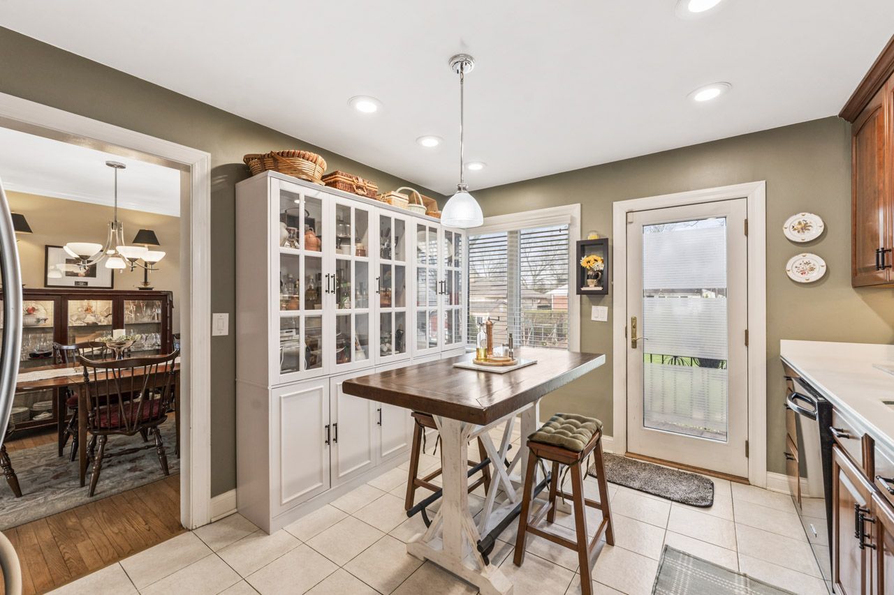 602 S Edward Street, Mount Prospect, IL 60056