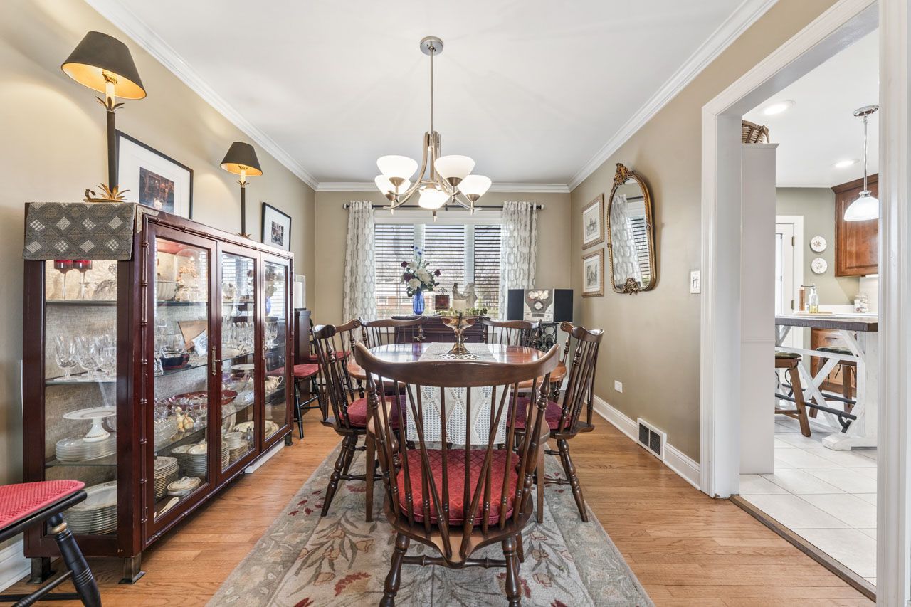 602 S Edward Street, Mount Prospect, IL 60056